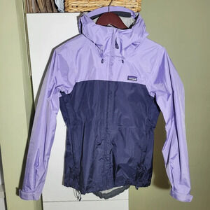 Patagonia nylon  hooded shell windbreaker jacket two toned purple small